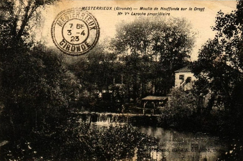Carte postale ancienne Mesterrieux - moulin de Neuffondes