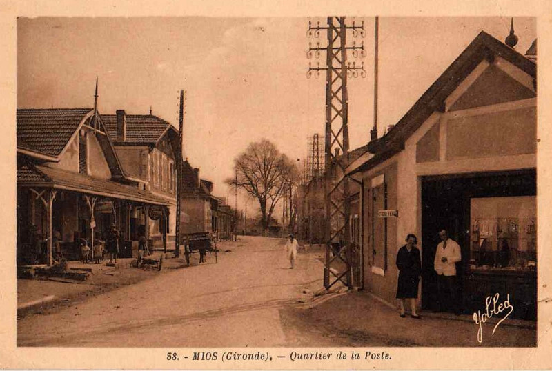 Carte postale ancienne Mios - bourg 2