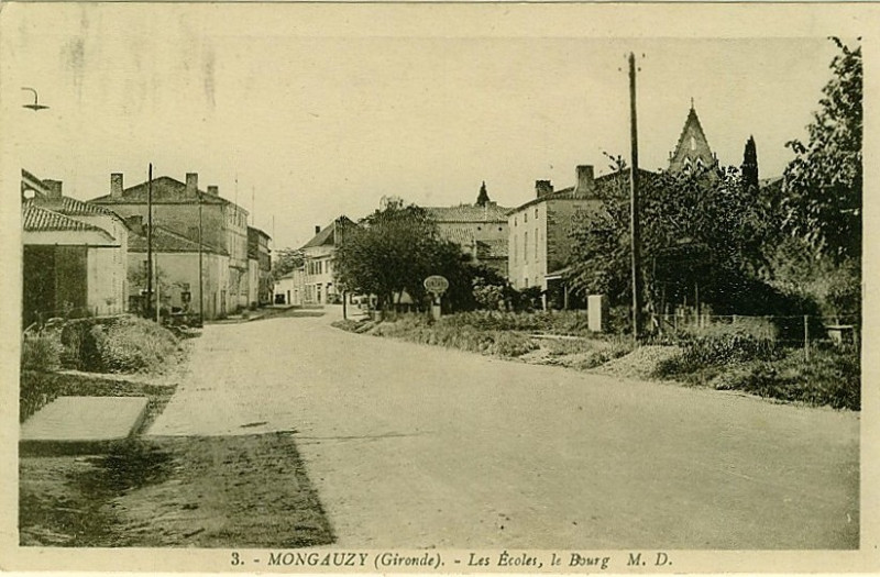 Carte postale ancienne Mongauzy - bourg 1