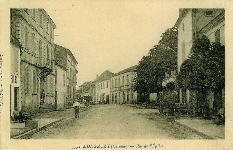 Carte postale ancienne Mongauzy - rue de l'église