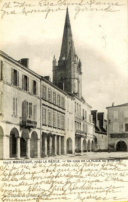 Carte postale ancienne Monségur - Place du marché 1
