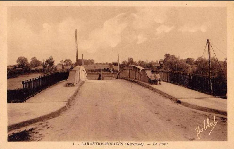 Carte postale ancienne Morizès - pont