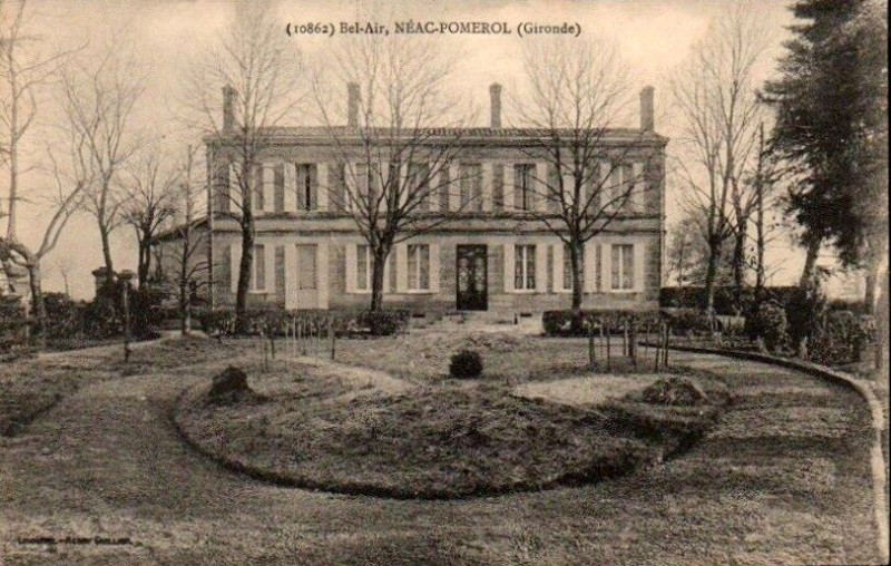 Carte postale ancienne Néac - château Bel-air 2