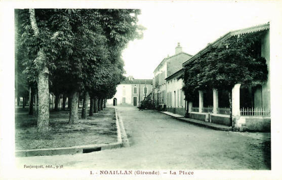 Carte postale ancienne Noaillan - La place 3