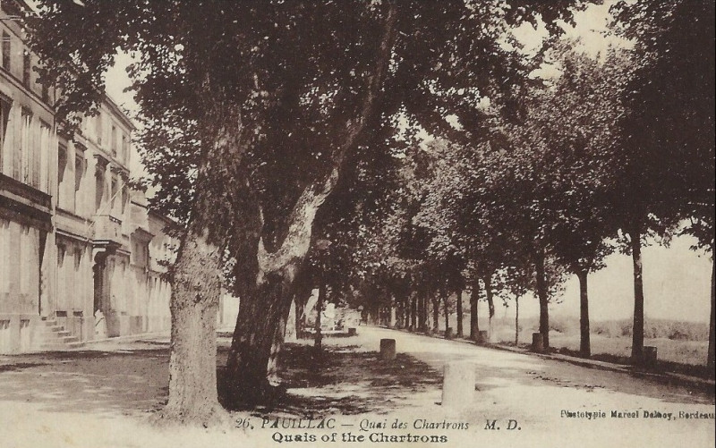 Carte postale ancienne Pauillac - quai des Chartrons 4