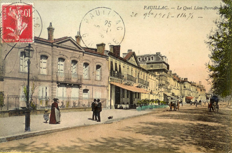 Carte postale ancienne Pauillac - quai Léon Perrier 10
