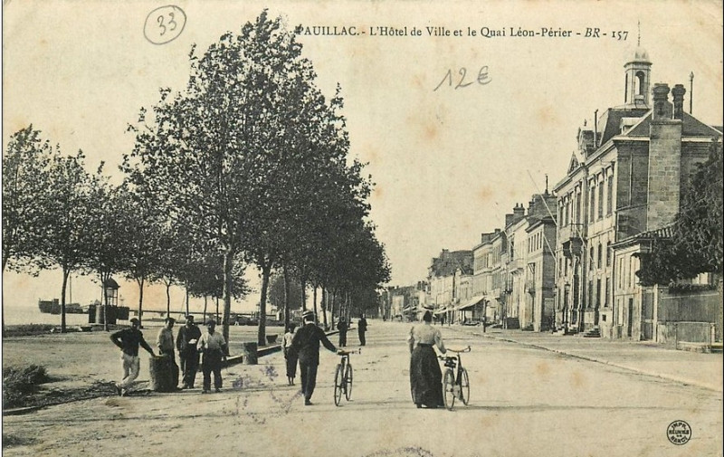 Carte postale ancienne Pauillac - quai Léon Perrier 7