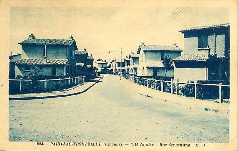Carte postale ancienne Pauillac - Trompeloup 3