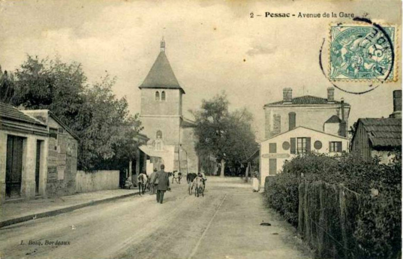 Carte postale ancienne Pessac - avenue de la gare