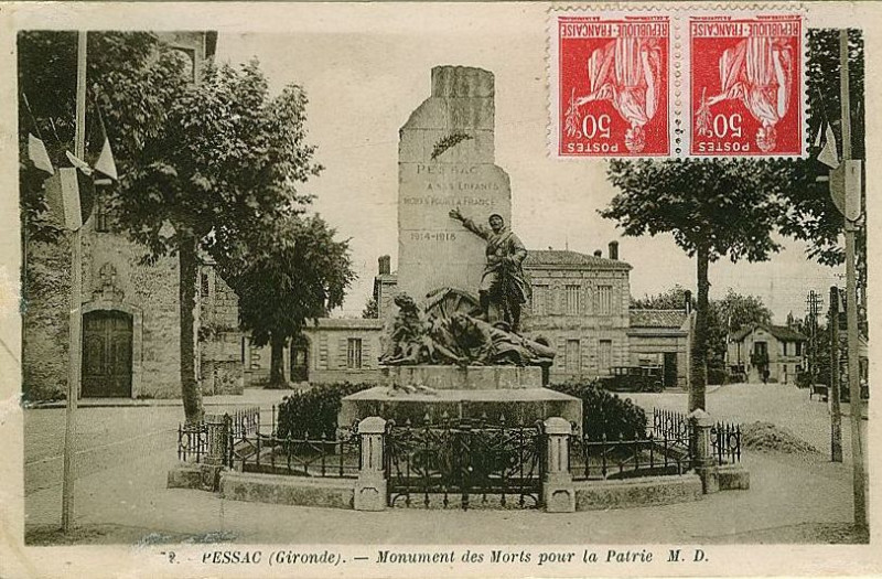 Carte postale ancienne Pessac -monument aux morts 2