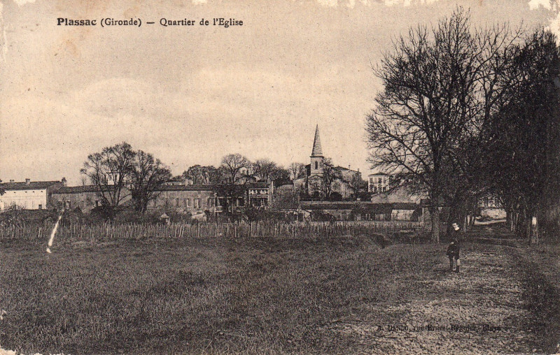Carte postale ancienne Plassac - bourg 3