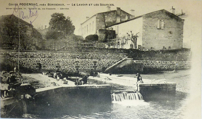 Carte postale ancienne Podensac - Lavoir 1
