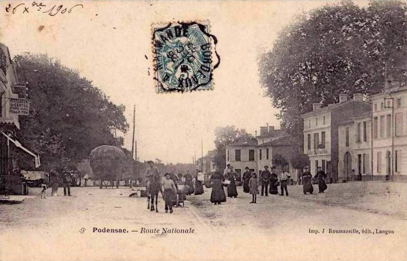 Carte postale ancienne Podensac - route Nationale