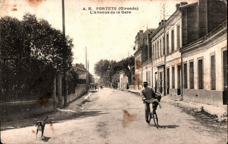 Carte postale ancienne Portets - Avenue de la Gare 1