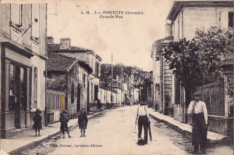 Carte postale ancienne Portets - bourg 1