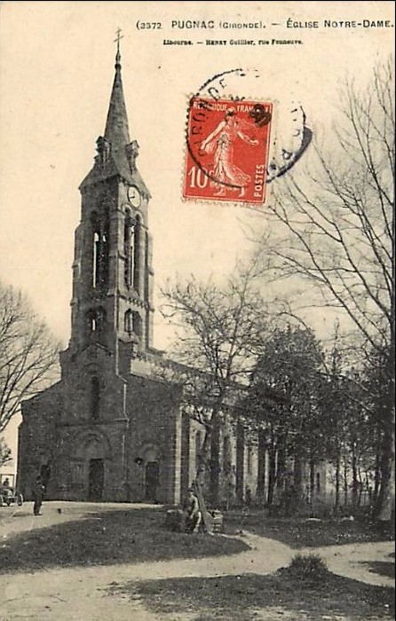 Carte postale ancienne Pugnac - église 2