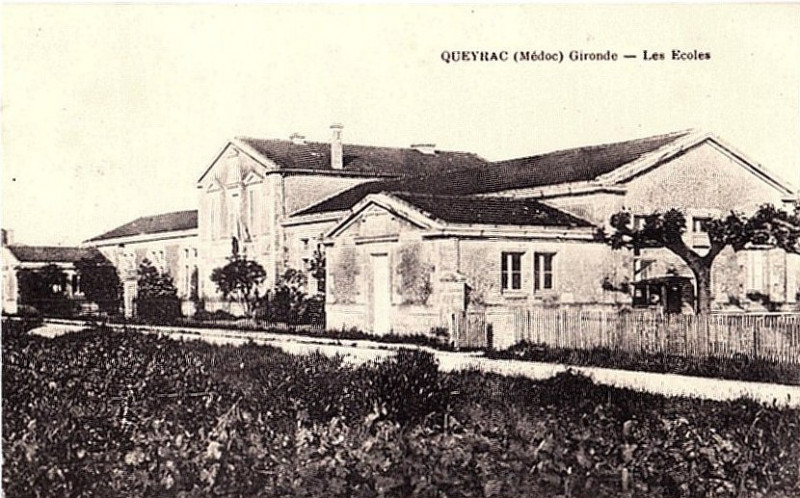 Carte postale ancienne Queyrac - les écoles