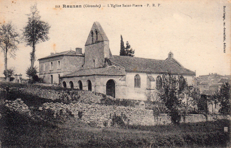 Carte postale ancienne Rauzan - église 2