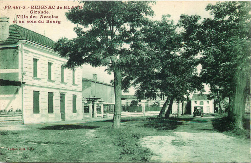 Carte postale ancienne Reignac - bourg 1