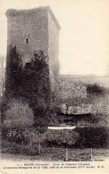 Carte postale ancienne Rions - château de Rions 2