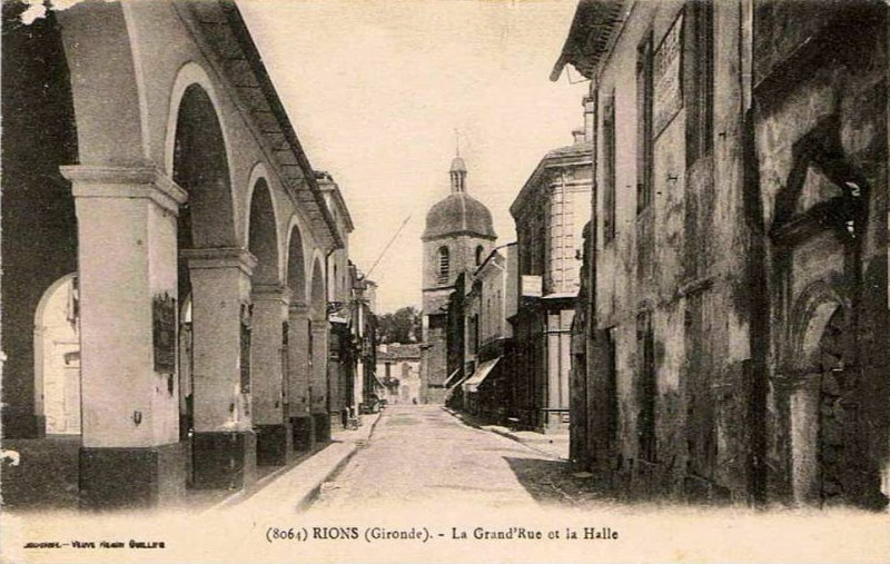 Carte postale ancienne Rions - rue principale 1