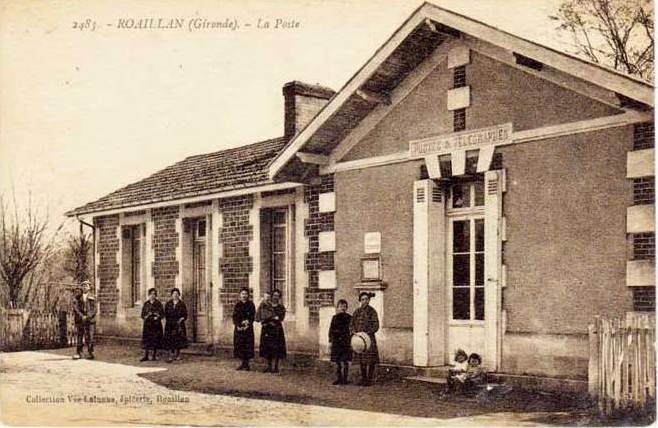Carte postale ancienne Roaillan - Bureau de la Poste a