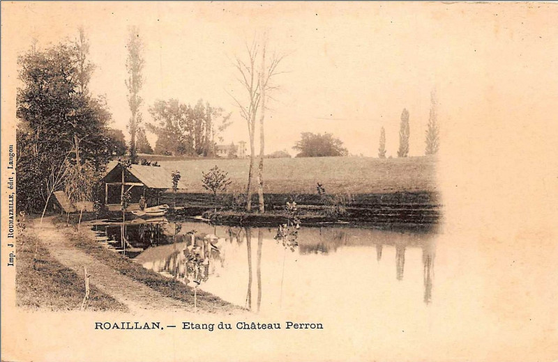 Carte postale ancienne Roaillan - château Perron - étang