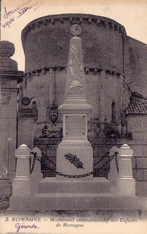 Carte postale ancienne Romagne - Monument aux morts