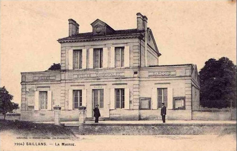 Carte postale ancienne Saillans - Mairie