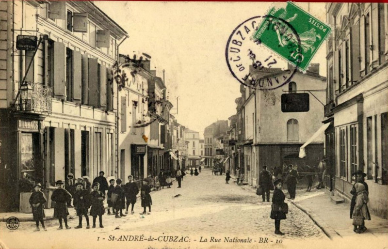Carte postale ancienne Saint-André-de-Cubzac - rue principale