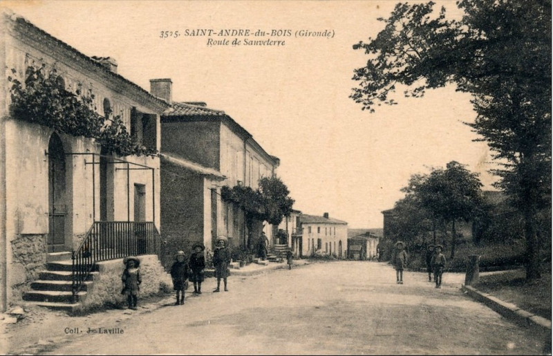 Carte postale ancienne Saint-André-du-Bois - bourg 2