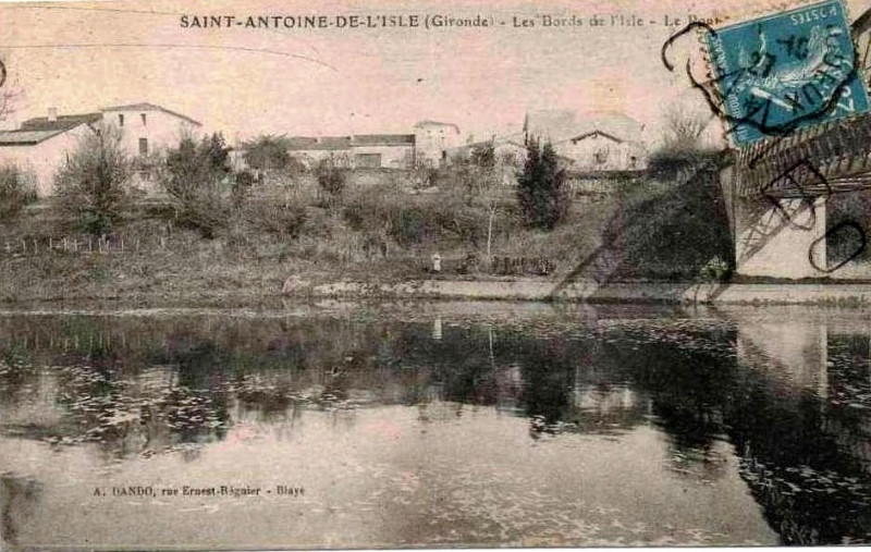 Carte postale ancienne Saint-Antoine-sur-l'Isle - bourg 4