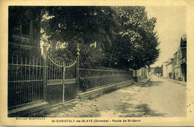 Carte postale ancienne Saint-Christoly-de-Blaye - bourg 3