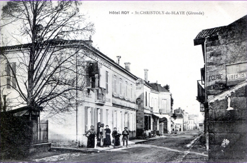 Carte postale ancienne Saint-Christoly-de-Blaye - bourg 8