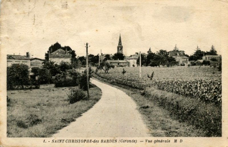 Carte postale ancienne Saint-Christophe-des-Bardes - bourg 1