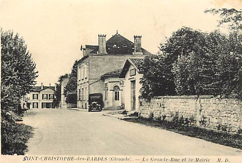 Carte postale ancienne Saint-Christophe-des-Bardes - bourg 2