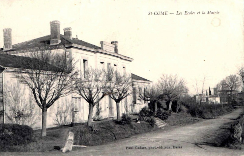 Carte postale ancienne Saint-Côme - Mairie et écoles