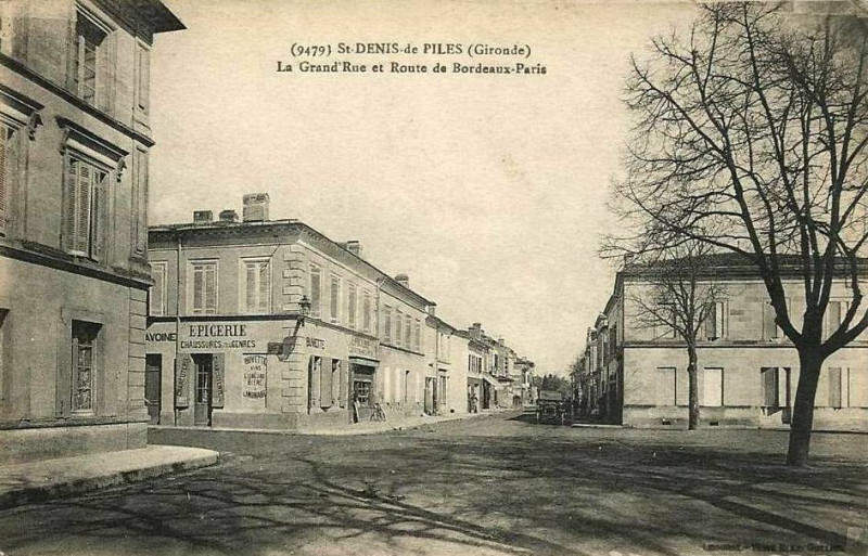 Carte postale ancienne Saint-Denis-de-Pile - bourg 1
