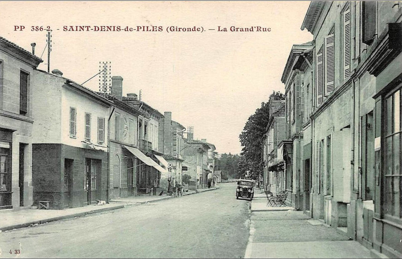 Carte postale ancienne Saint-Denis-de-Pile - bourg 3