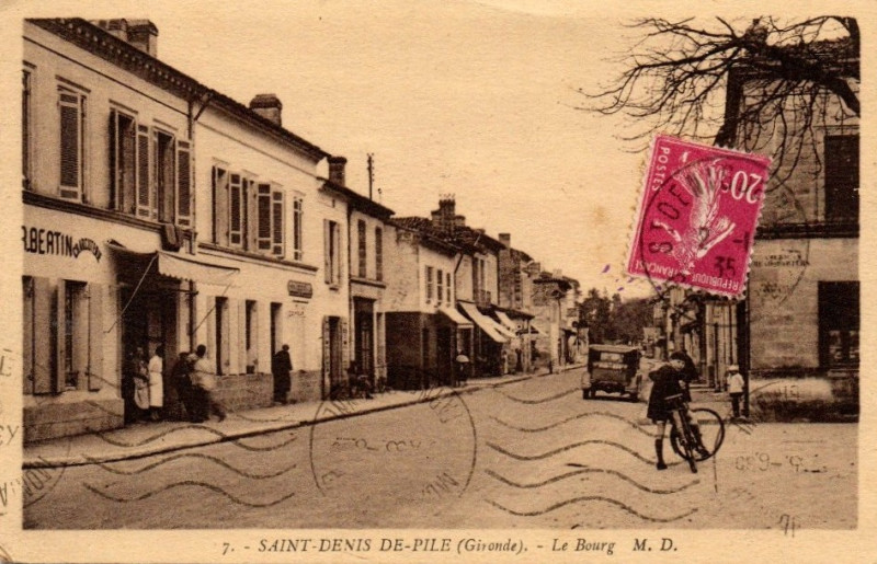 Carte postale ancienne Saint-Denis-de-Pile - bourg 4