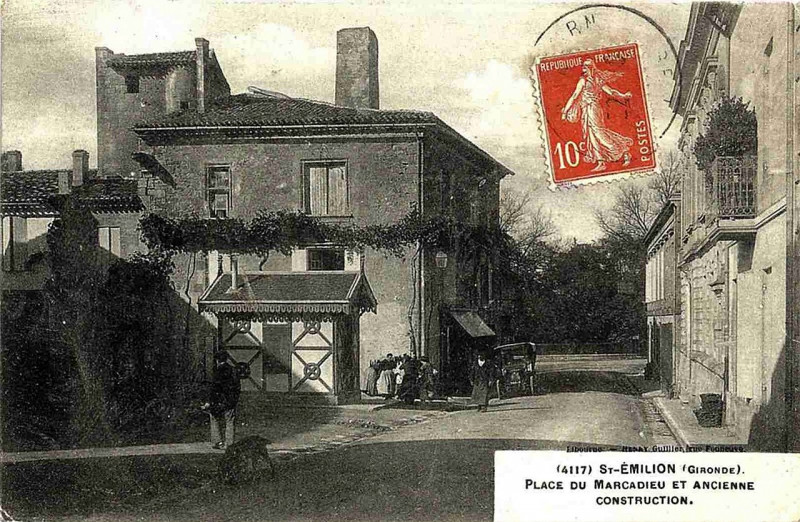 Carte postale ancienne Saint-Emilion bourg 1