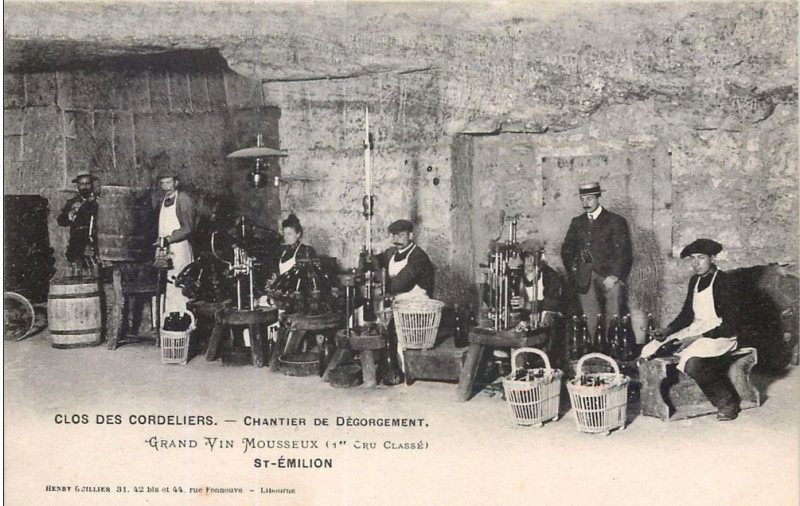 Carte postale ancienne Saint-Emilion cloître des Cordeliers 1a