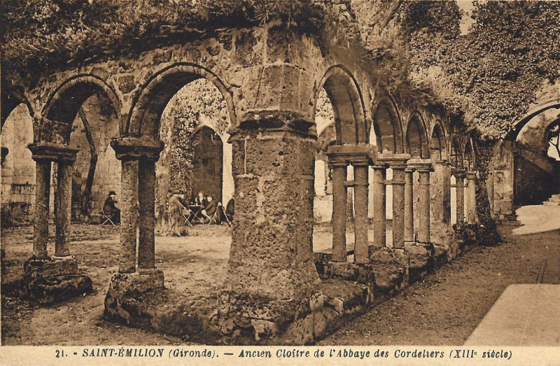 Carte postale ancienne Saint-Emilion cloître des Cordeliers 3b