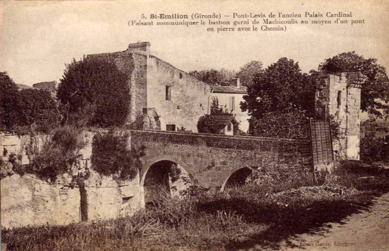 Carte postale ancienne Saint-Emilion Palais Cardinal 2