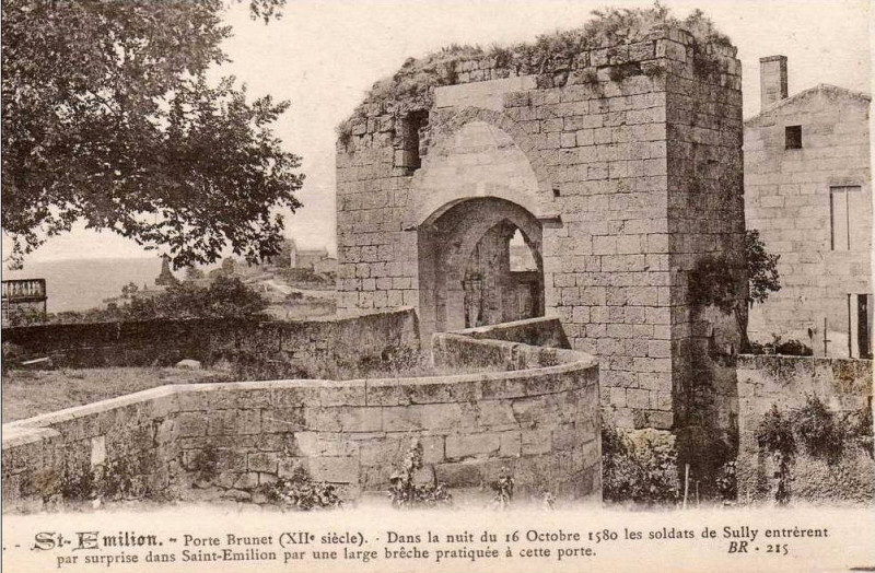 Carte postale ancienne Saint-Emilion porte Brunet 1