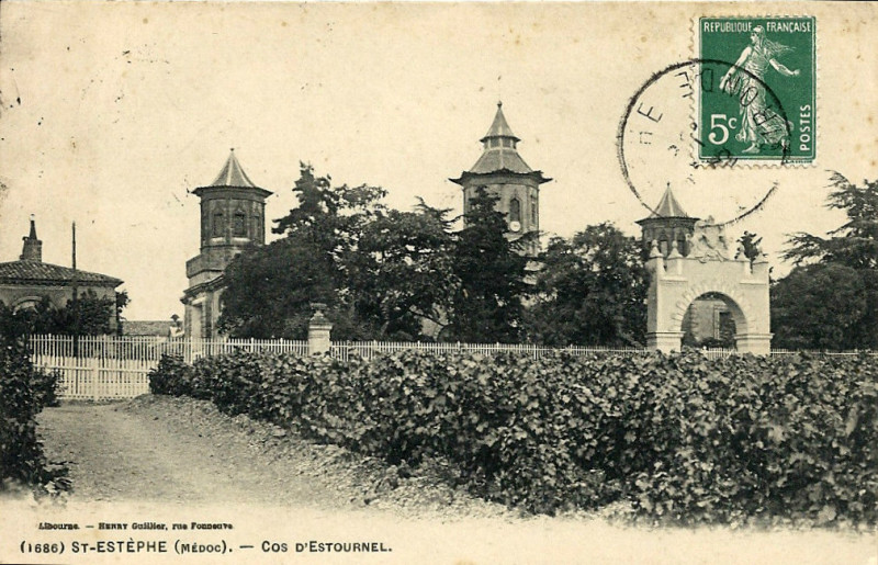 Carte postale ancienne Saint-Estèphe - château Cos d'Estournel 1