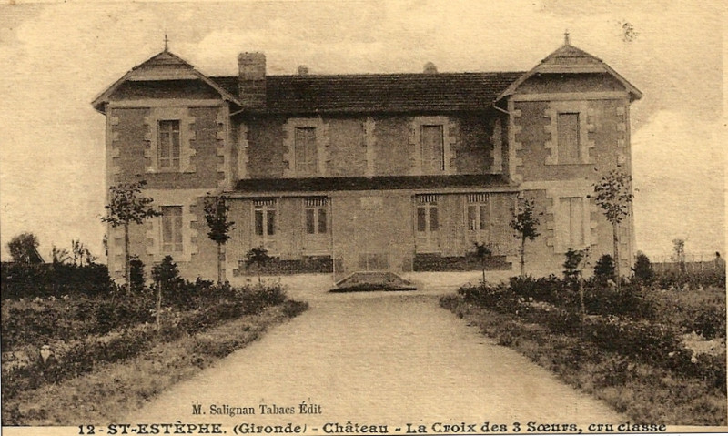 Carte postale ancienne Saint-Estèphe - château la Croix des 3 soeurs 1
