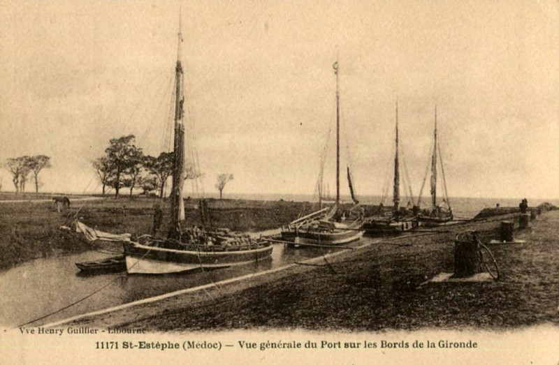 Carte postale ancienne Saint-Estèphe - Port 3