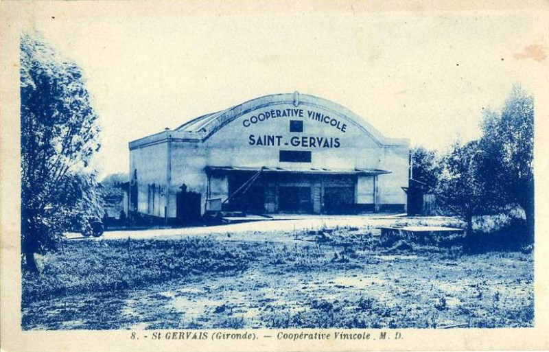 Carte postale ancienne Saint-Gervais - cave cooprérative