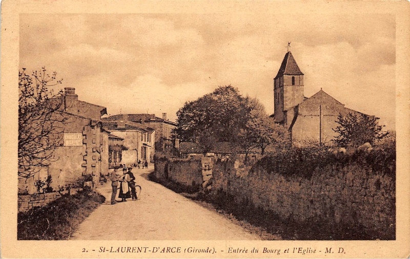 Carte postale ancienne Saint-Laurent-d'Arce - Bourg 3